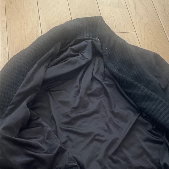 Black Ribbed Button-Up Jacket - Picture 5 of 5